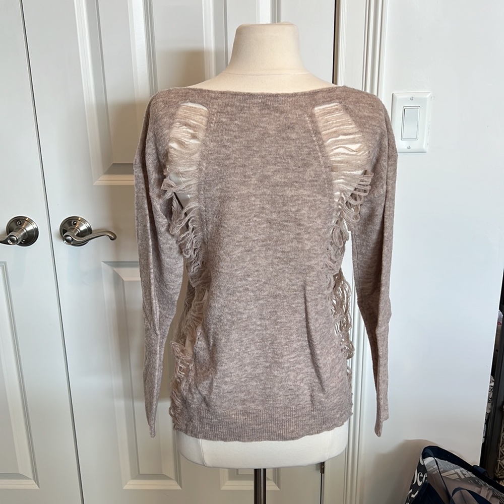 Sweater - Picture 4 of 5